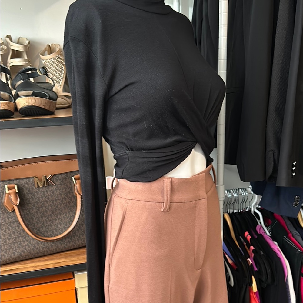 Reitman’s  beautiful copper/ pink colour, Ankle Pants in a size 12.